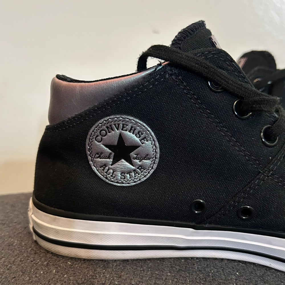 Converse Chuck Taylor All⭐️Star Size 10 Iridescent trim - Picture 6 of 9